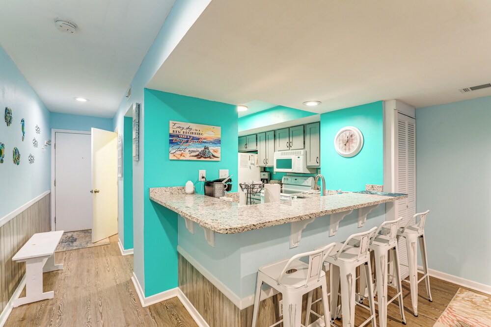 Steps to Shore + Pool Access: Myrtle Beach Condo