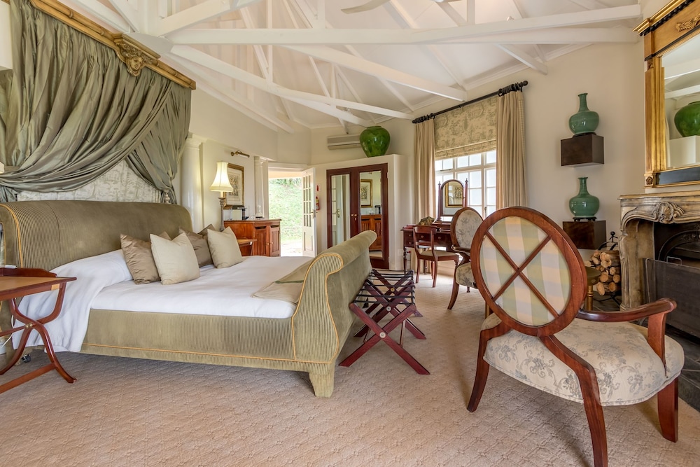 Blue Mountain Luxury Lodge