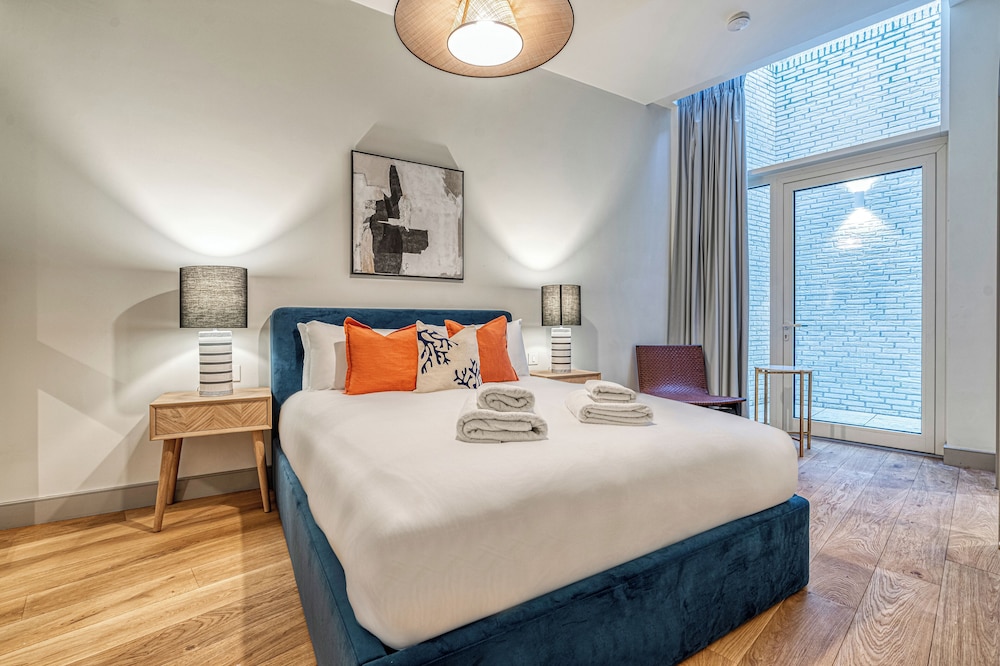 Luxury flats near Big Ben and London Eye