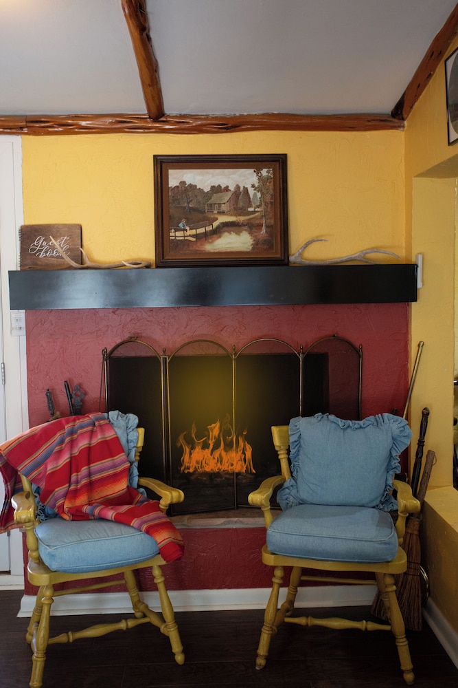 Hill Country Retreat 2 Bedroom 2 Bath