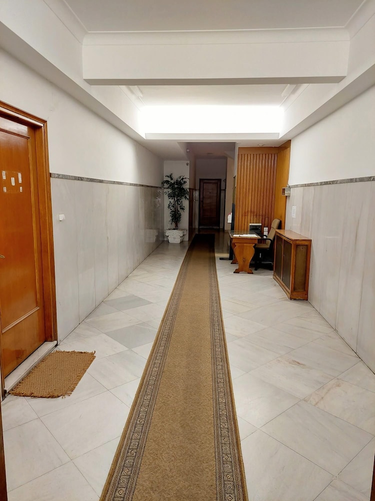 Grand Apartment in Parliament Square