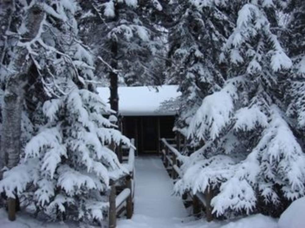 Cascade Lodge