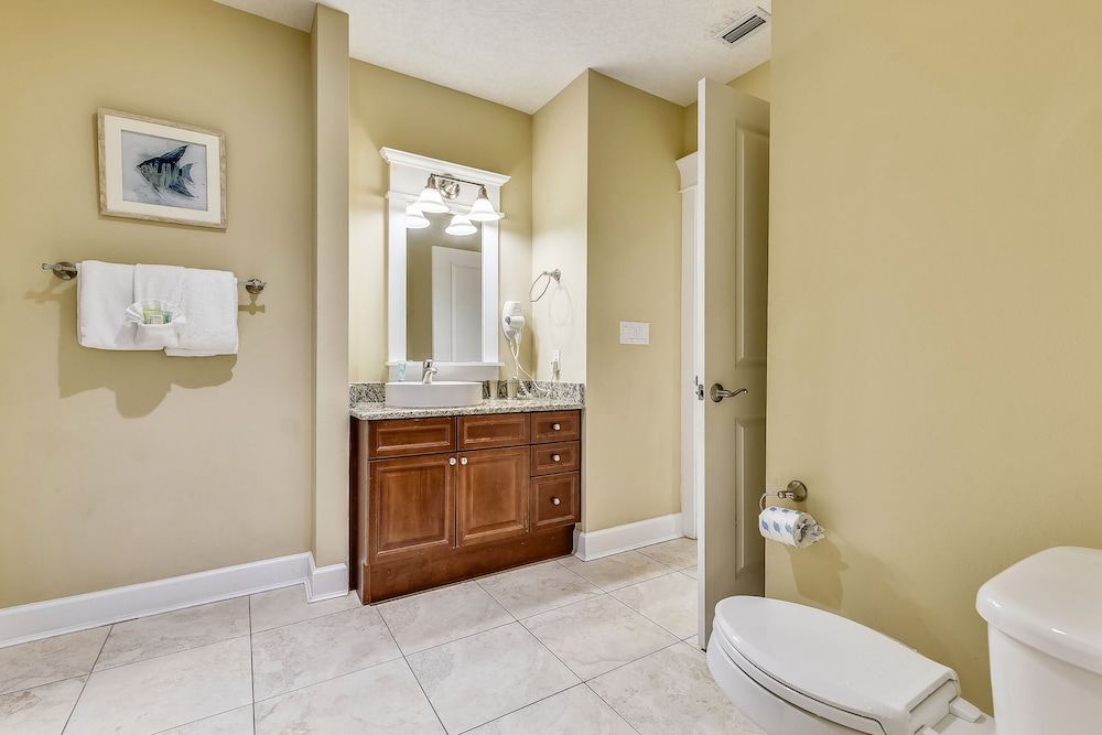 Grand Panama Beach Resort by Book That Condo