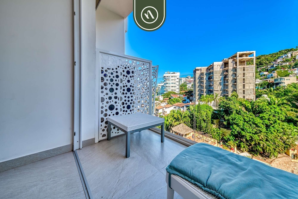 1BR Condo Near to Beach