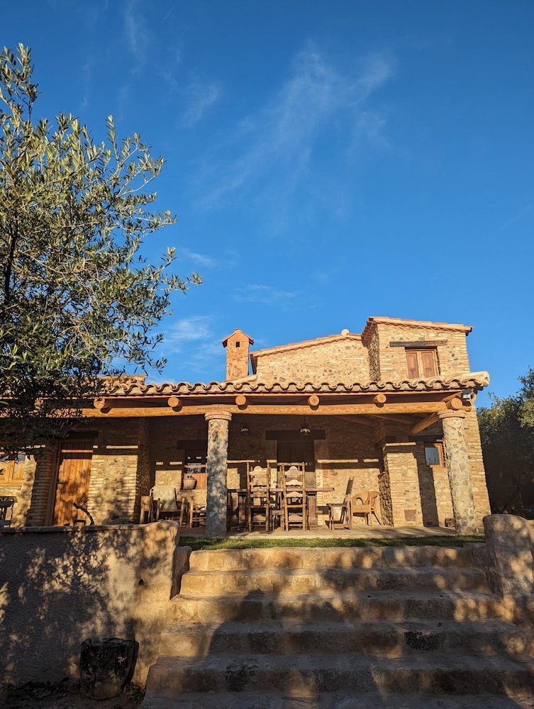 Casa Hostalets - In the Middle of the Olive Trees