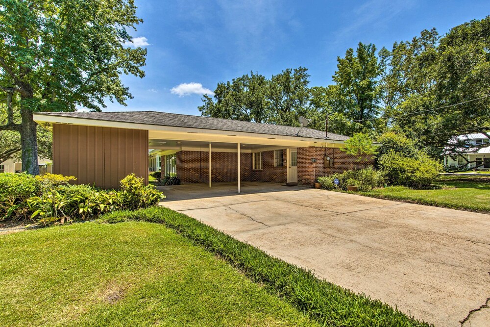 Ocean Springs Home - Walk to Beach & Downtown! view 3