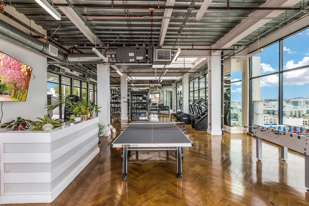 Stylish XL 2br/2ba At HWH by Oneluxstay