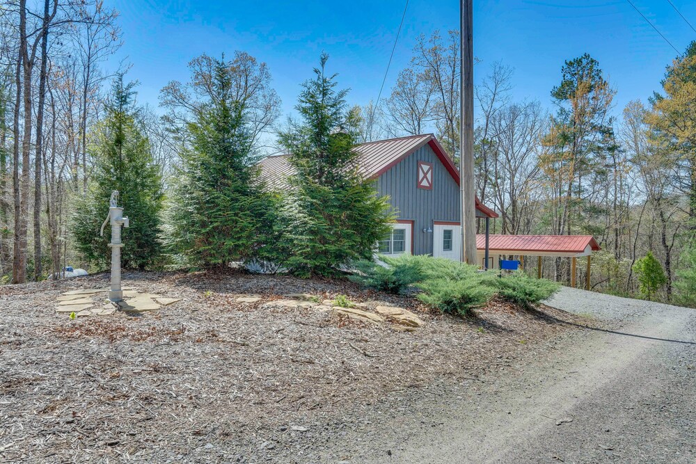 Mineral Bluff Cabin Rental w/ Private Hot Tub!
