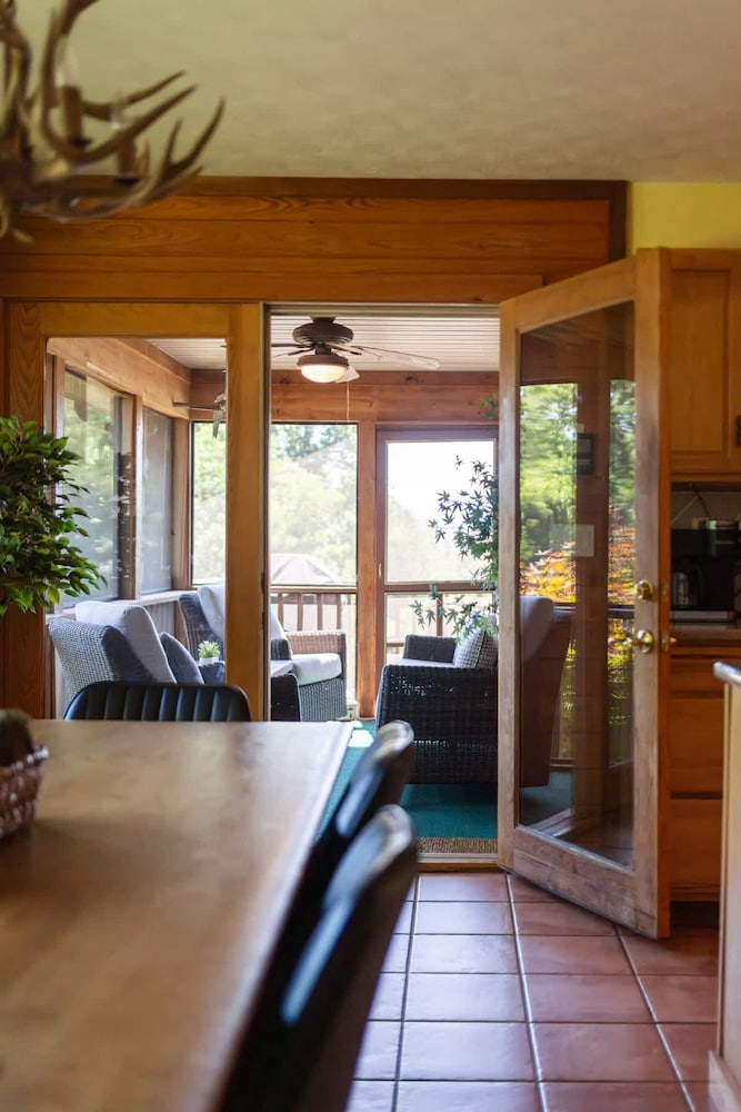 Love Afton Cabin - Family Home