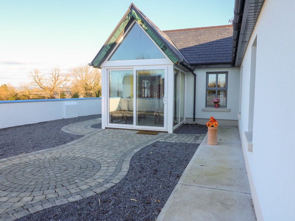 Longfield Lodge