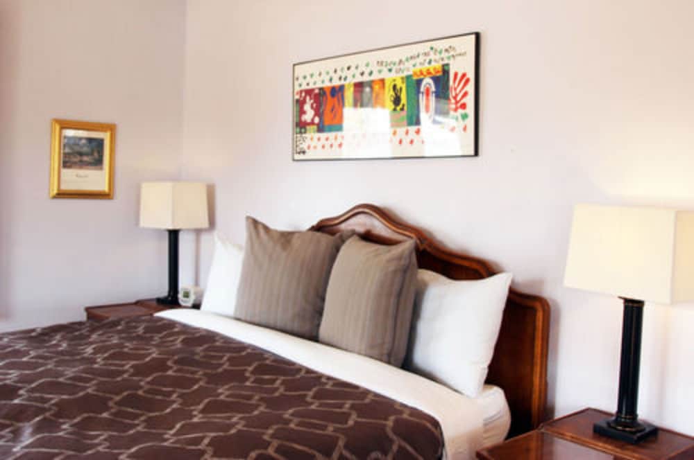 Mendota Lake House Inn