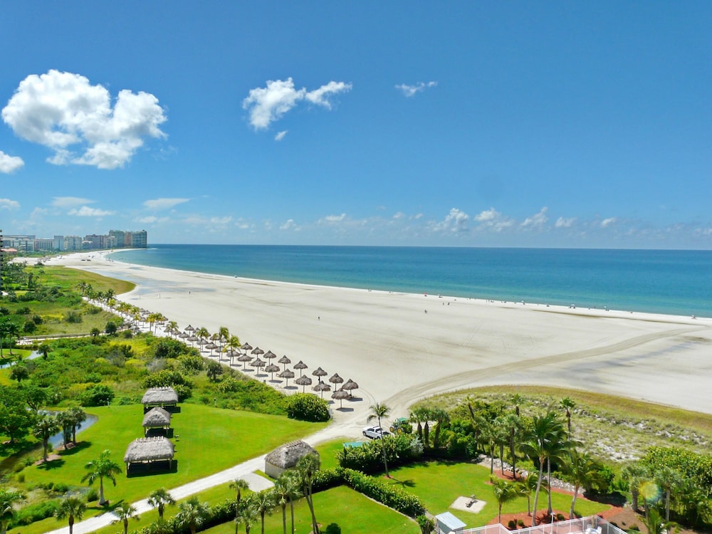 Sunny Beachfront Condo With Pool and Sw-facing Balcony