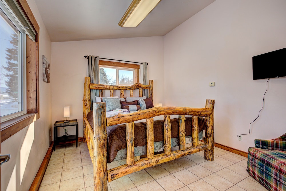 Cascade Lake Inn