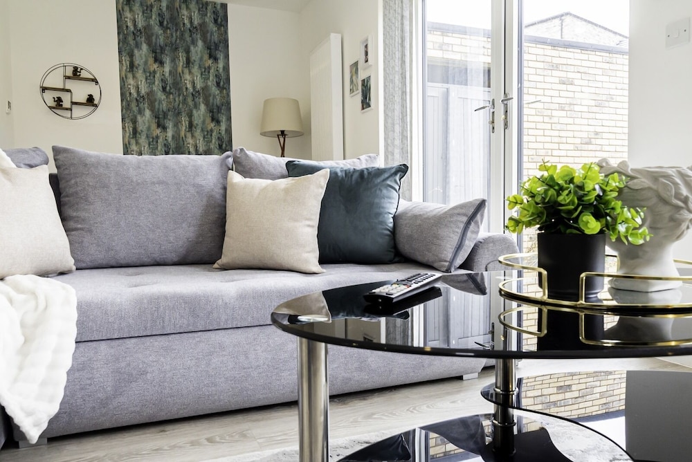 Stunning 3 Bedroom Home in Balsall Heath With Patio and Central Heating