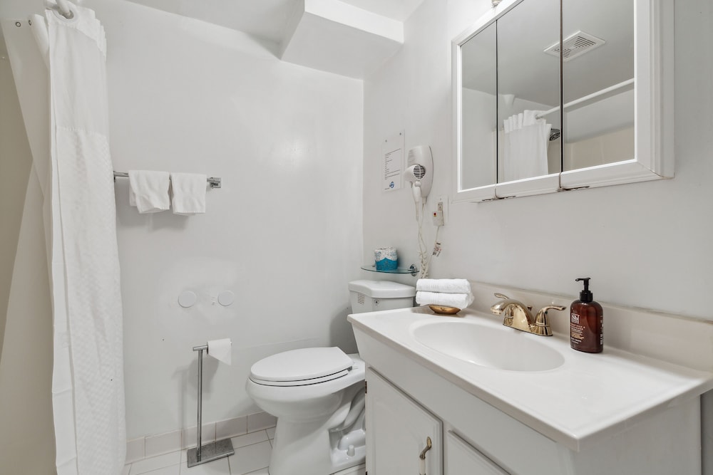 Columbia Vacations - The Columbia Inn at Peralynna Manor - Property Image 91