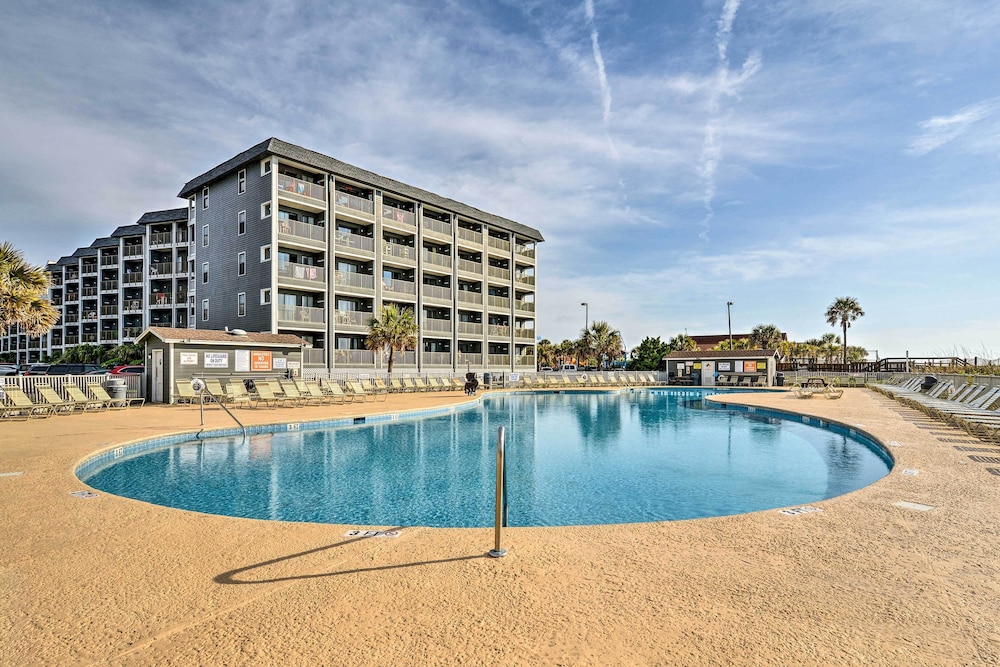 Steps to Sand: Condo w/ Pools in Myrtle Beach