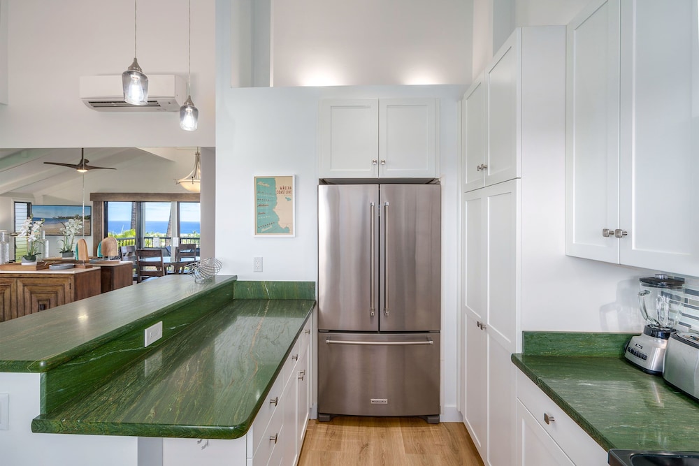 Wailea Ekolu 310 - Molokini to West Maui Ocean View, Modern Renovation, Split AC
