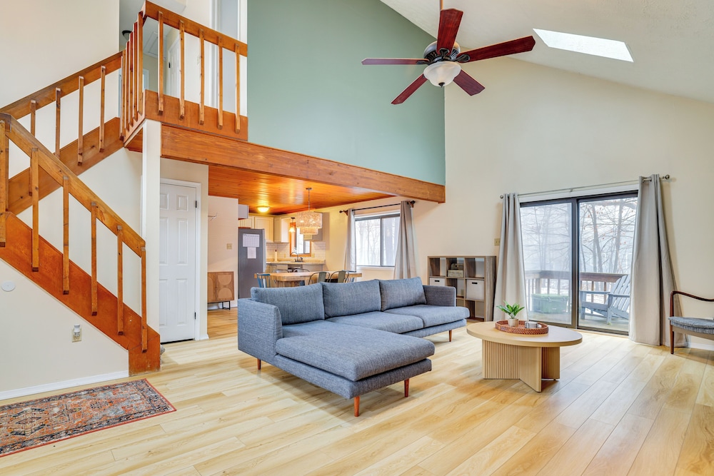 Ski, Hike, Swim & More: Pocono Farms Family Home