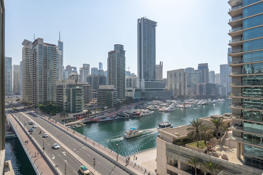 Elegant 1-bedroom Apartment for 4 in Dubai Marina