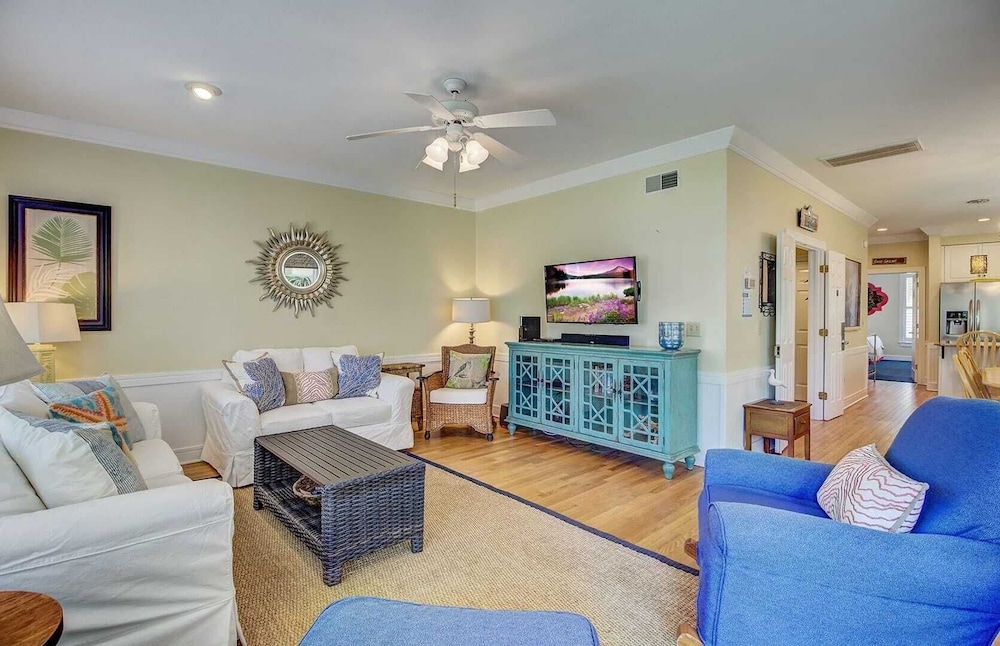 103 Grand Pavilion by Avantstay Steps to Beach!