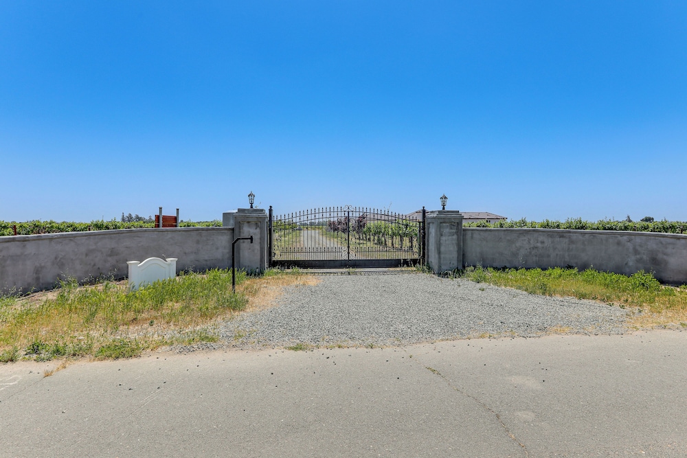 8 Mi to Lodi Lake: Luxe Home w/ On-site Vineyard