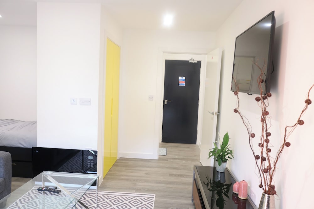 Sheffield City Apartment Retreat