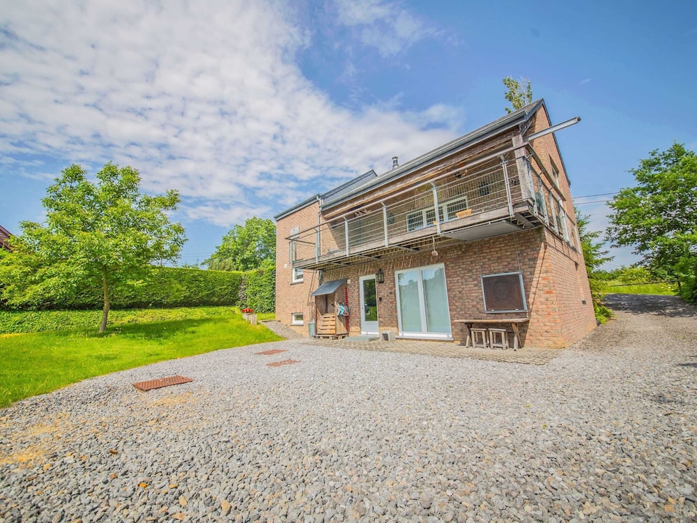 Holiday Home With a Terrace in Warisy