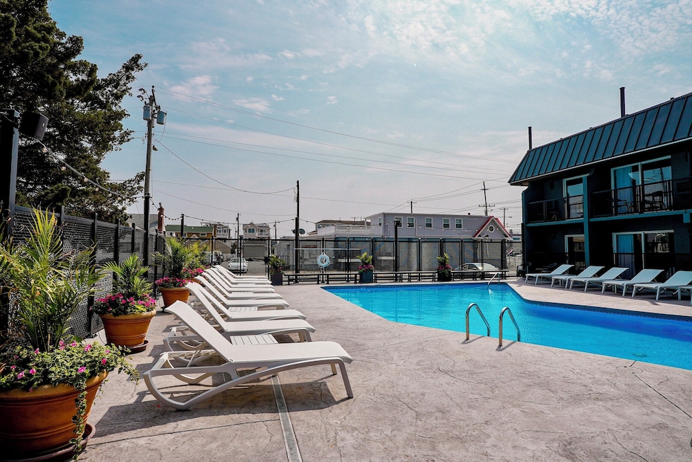 The Boulevard Hotel