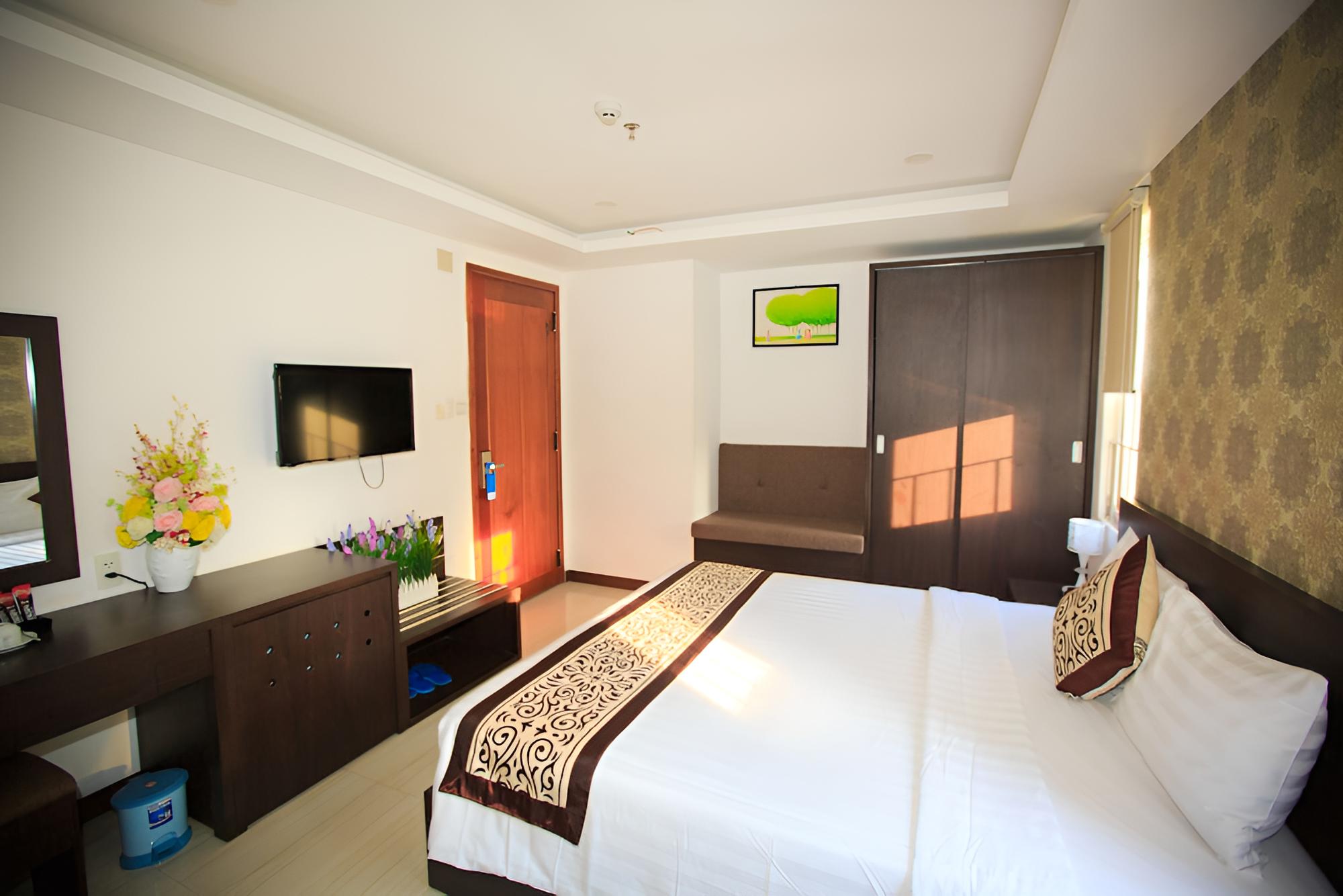 Lucky Star Hotel