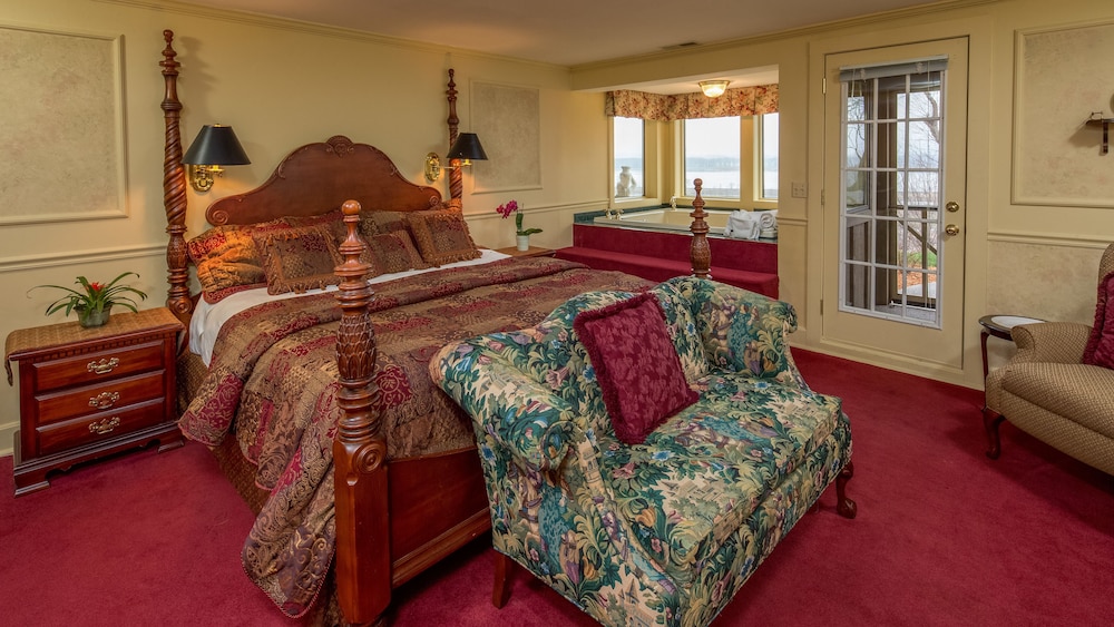 Goldmoor Inn