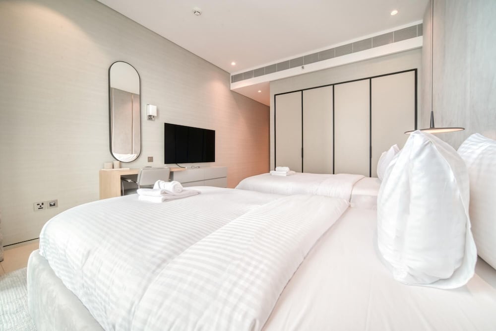 Picturesque Balcony and Beach Haven at Address JBR