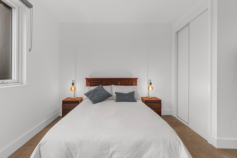 London - 1 Bed Apartment - Sleeps 2 - Long Stays