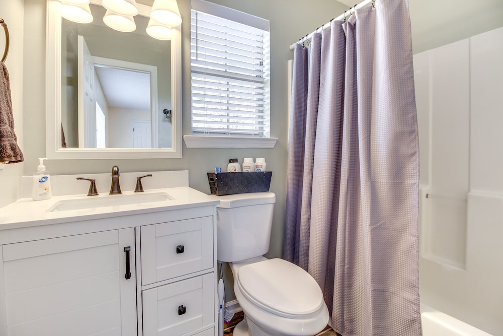 Charming Hinesville Home < 6 Mi to Fort Stewart