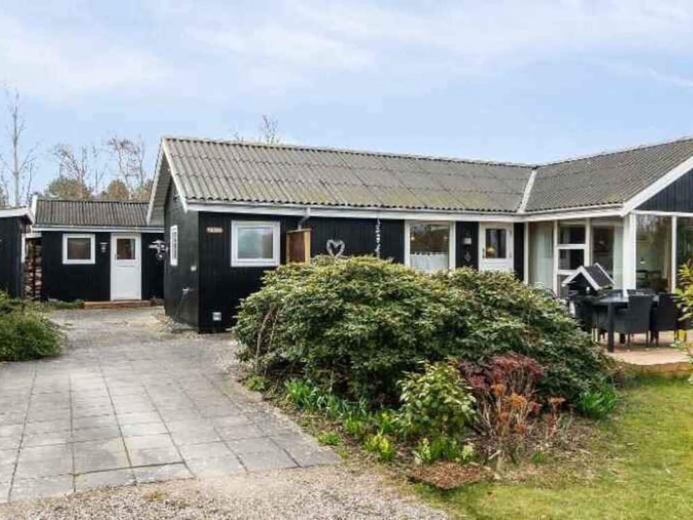 5 Star Holiday Home in Follenslev