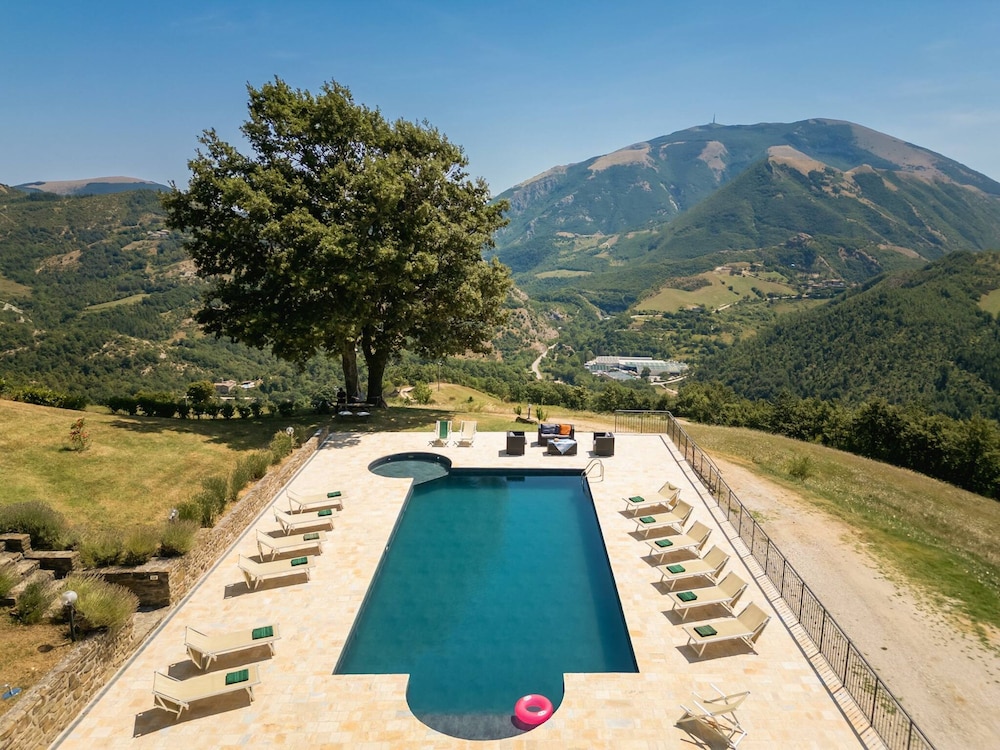 Ca Quattrocchi 10 3 by Marche Holiday Villas