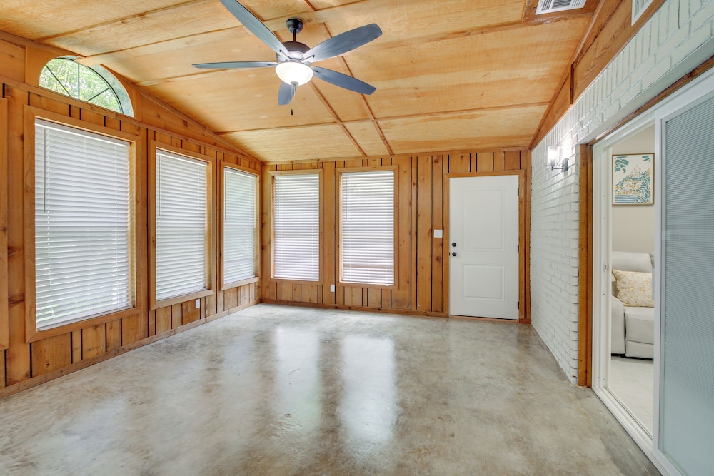 6 Mi to Dtwn: Hot Springs Abode w/ Yard!