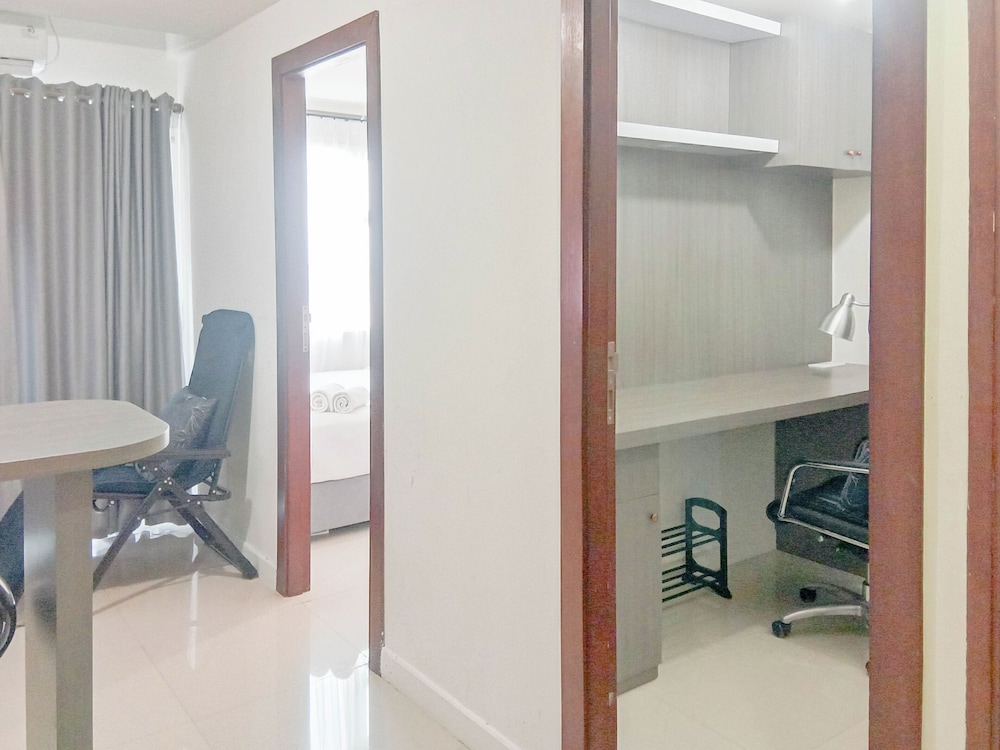 Spacious 1Br With Working Room At Vida View Makassar Aparment