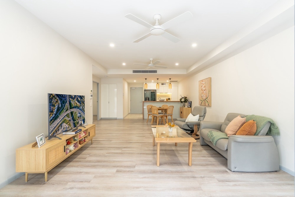 Best Location 2-bed With Gym, Pool 7-min From CBD