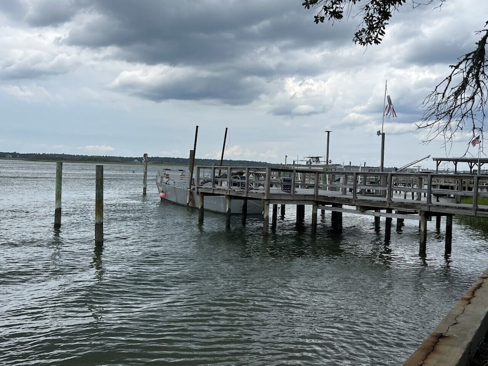 Nicholson Oaks by Topsail Realty