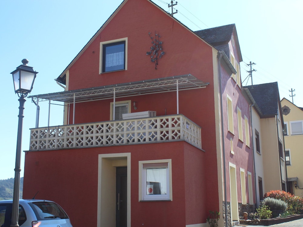 Comfortable Holiday Home Near Vineyards in Bremm