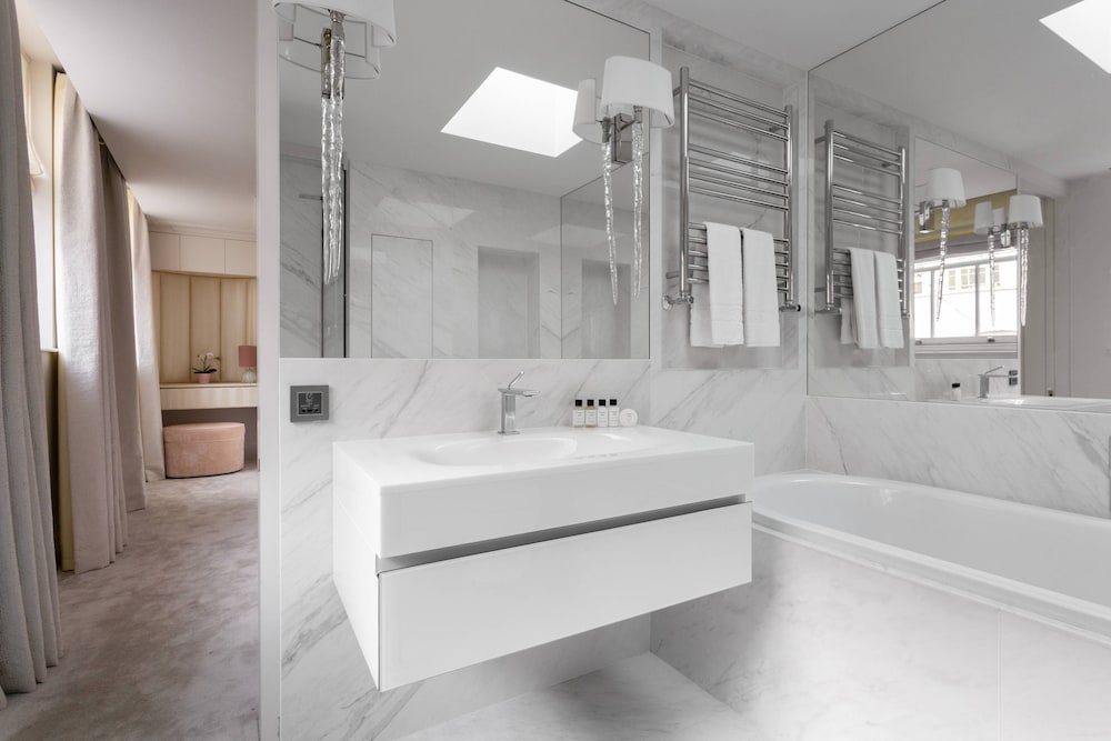 Eaton Mews South by Onefinestay
