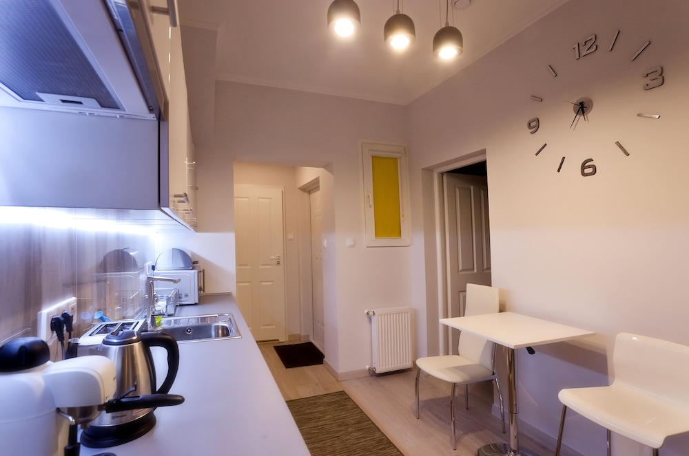 Apartments Happy Hours