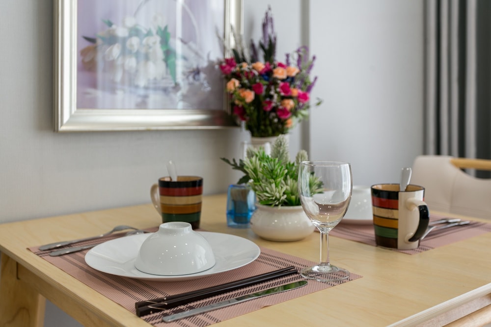 Jennifer House - Millenium Apartment