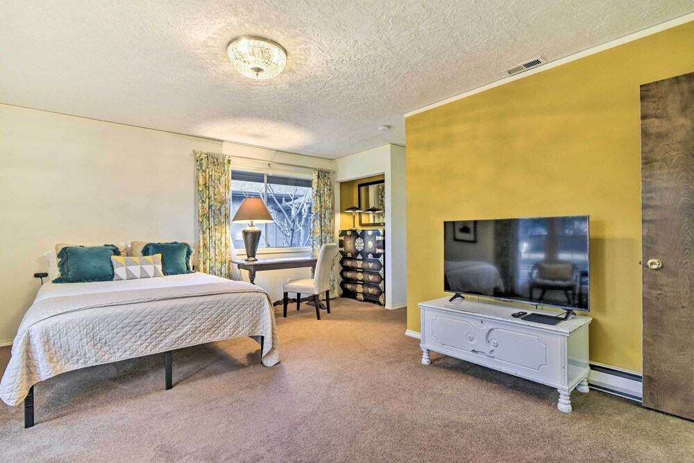 Spacious Hillsboro Home ~ 18 Mi to Portland! view 2