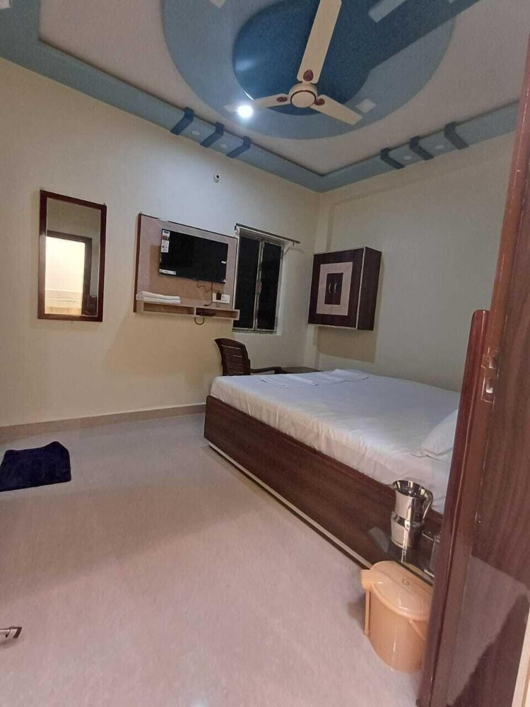 Hotel Pragati palace