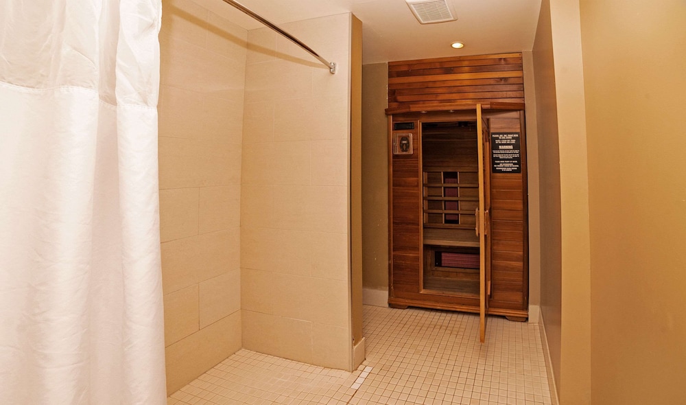 Quality Hotel - Property Image 8