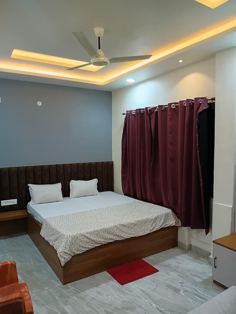 Hotel Keshav