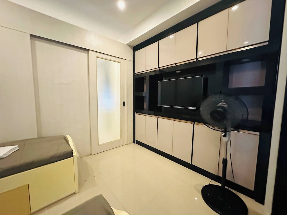 Quaint 2BR Connected Apartment in Pasay City - Perfect for Families Front of MOA