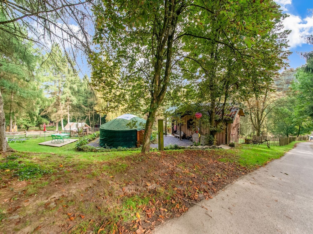 Lively Holiday Home With Garden, Barbecue, Garden Furniture
