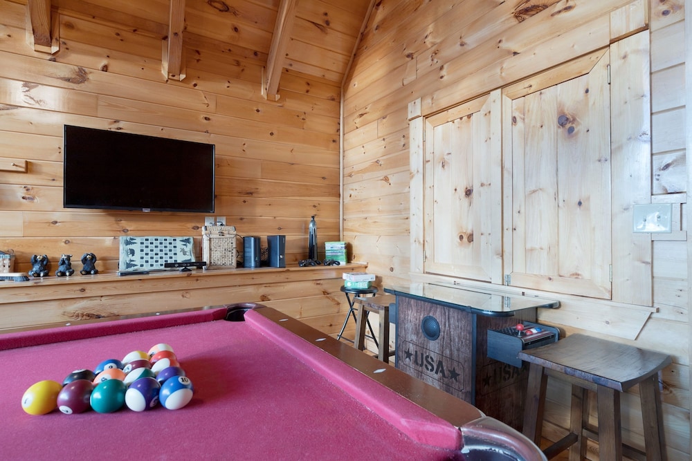 Anne s Place Cozy Cabin With Hot Tub Games Near Dollywood Attractions